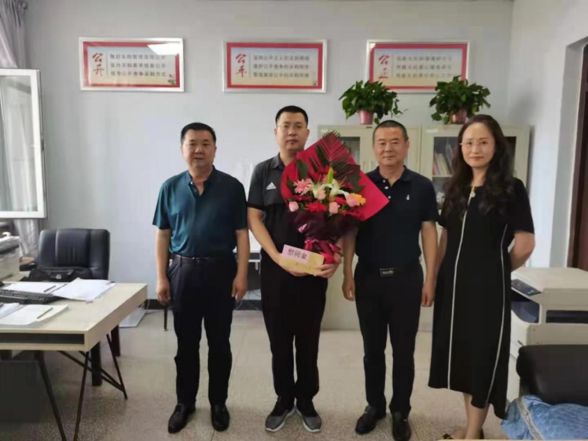 af19932234c72934862e3a5e9ad1182